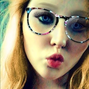 Meet your Posher, Sabrina